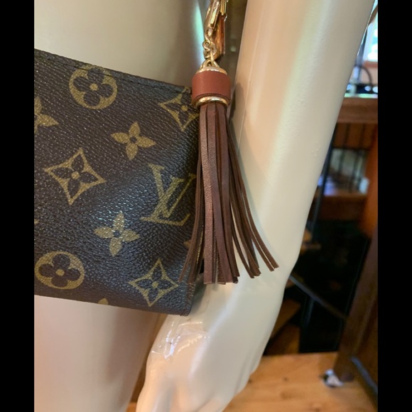 💙AUTH LV POCHETTE GM FAB 7.80”L 💙 - Picture 5 of 13